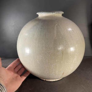 ROGER GUERIN, Art Deco ceramic vase, shape R030 white, Bouffioulx stoneware, ca 1925