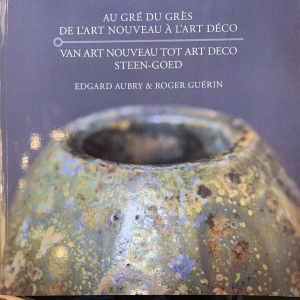 ROGER GUERIN, vase céramique boule Art Déco, forme R030 blanche, grès de Bouffioulx, ca 1925