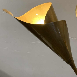 MAISON JANSEN, Lampe à poser / Lampadaire " Palmier " Fleurs Arum en laiton 1970