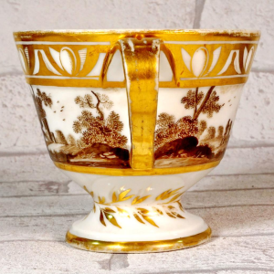 Porcelaine de Paris, grande tasse à chocolat et sa soucoupe, fin XVIIIe