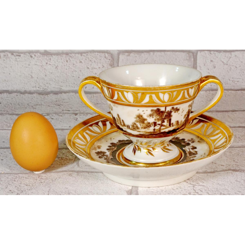 Paris porcelain, large chocolate cup and saucer, late 18th century