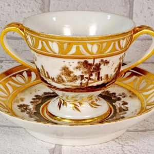 Porcelaine de Paris, grande tasse à chocolat et sa soucoupe, fin XVIIIe