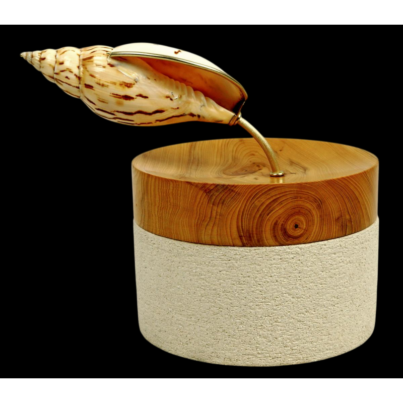 Isabelle Fustinoni "hydro" ceramic box covered with a lid