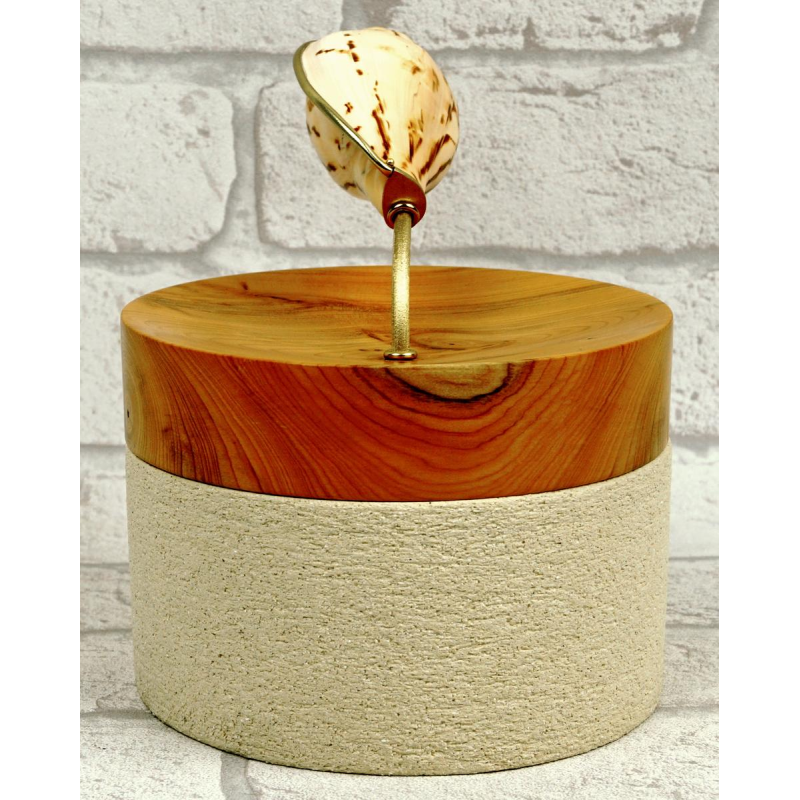 Isabelle Fustinoni "hydro" ceramic box covered with a lid