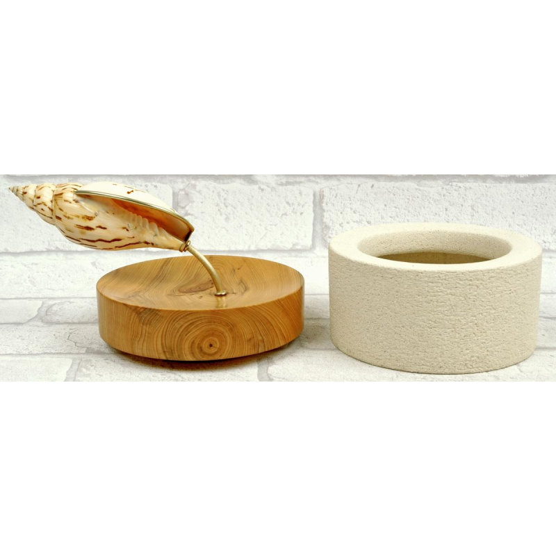 Isabelle Fustinoni "hydro" ceramic box covered with a lid