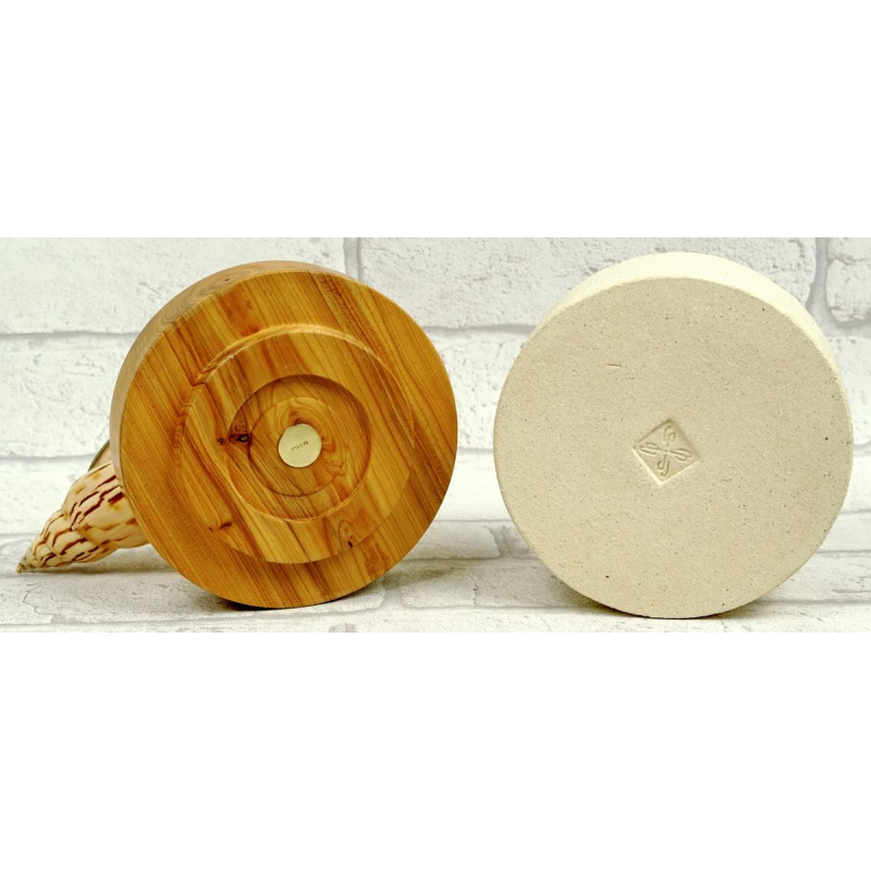 Isabelle Fustinoni "hydro" ceramic box covered with a lid