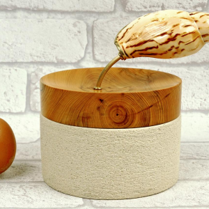 Isabelle Fustinoni "hydro" ceramic box covered with a lid