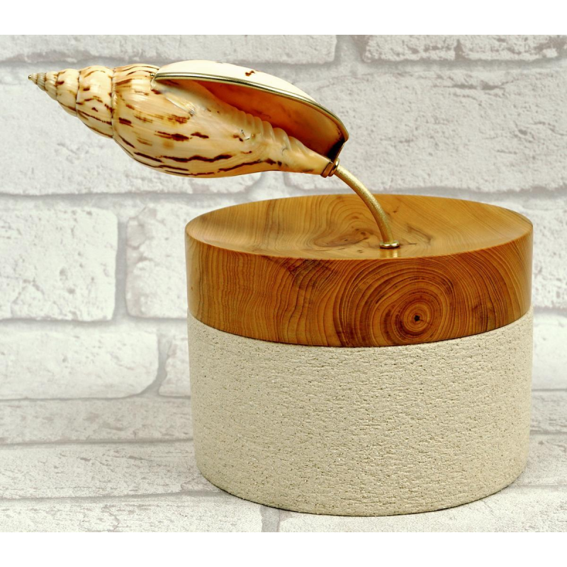 Isabelle Fustinoni "hydro" ceramic box covered with a lid