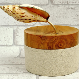 Isabelle Fustinoni "hydro" ceramic box covered with a lid