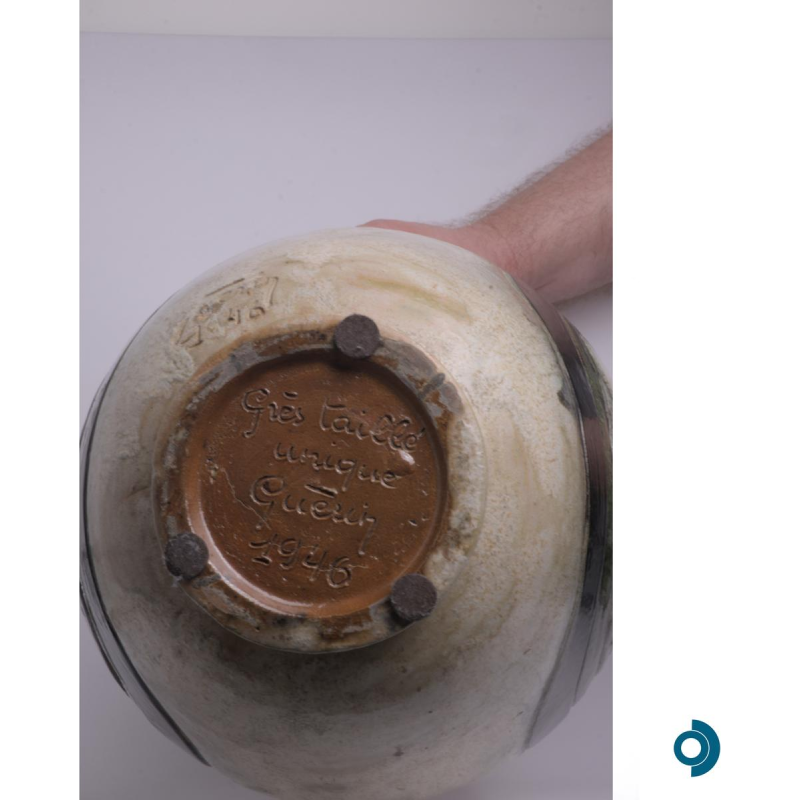 Stoneware vase with bird decoration