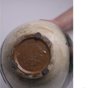 Steengoed vaas met vogeldecoratie