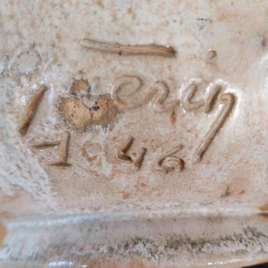 Stoneware vase with bird decoration