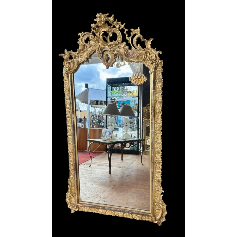Grand miroir en bois sculpté et doré - France - XIXe siècle