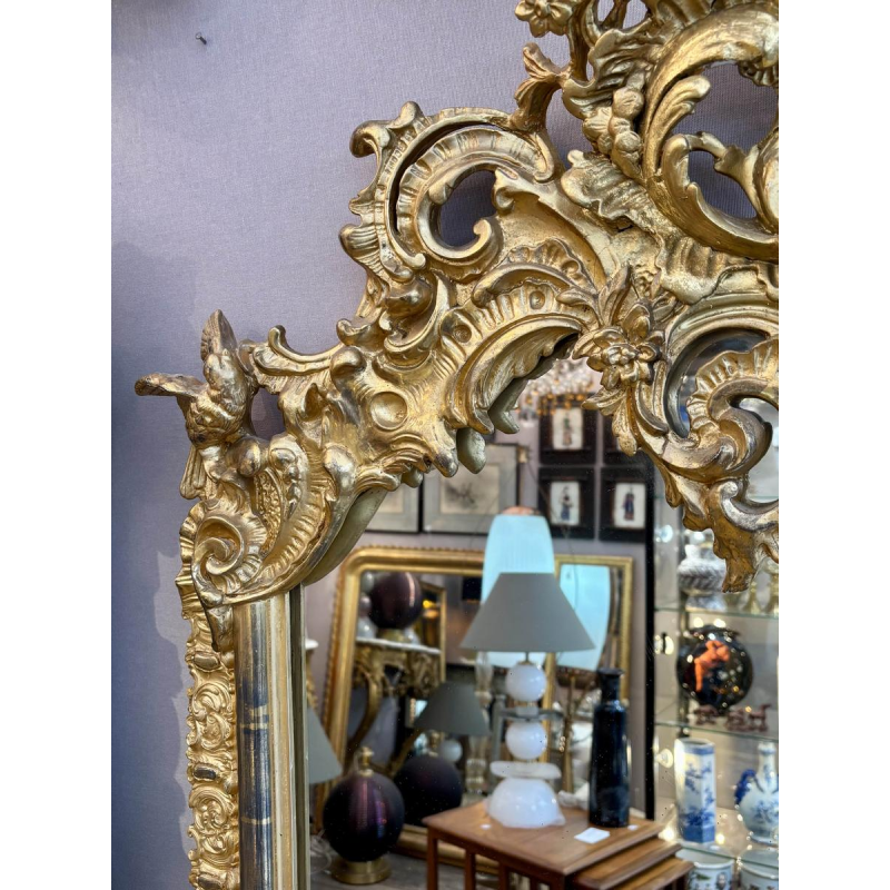 Grand miroir en bois sculpté et doré - France - XIXe siècle