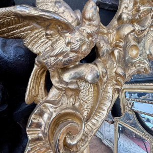 Grand miroir en bois sculpté et doré - France - XIXe siècle