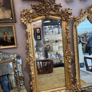 Grand miroir en bois sculpté et doré - France - XIXe siècle