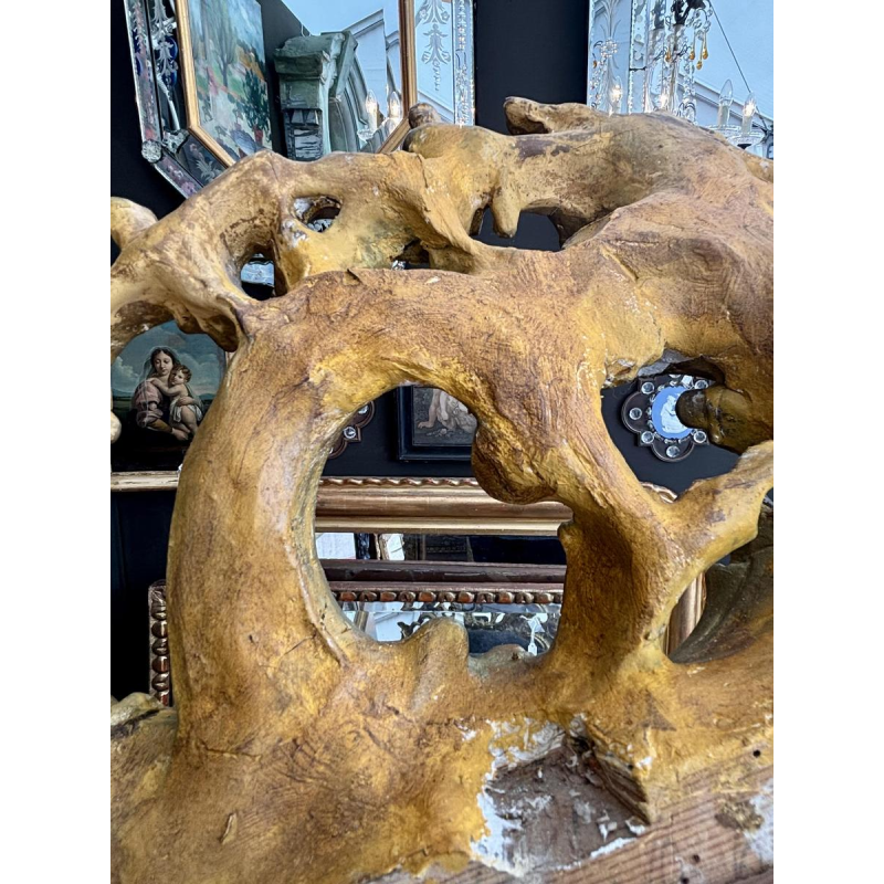 Grand miroir en bois sculpté et doré - France - XIXe siècle