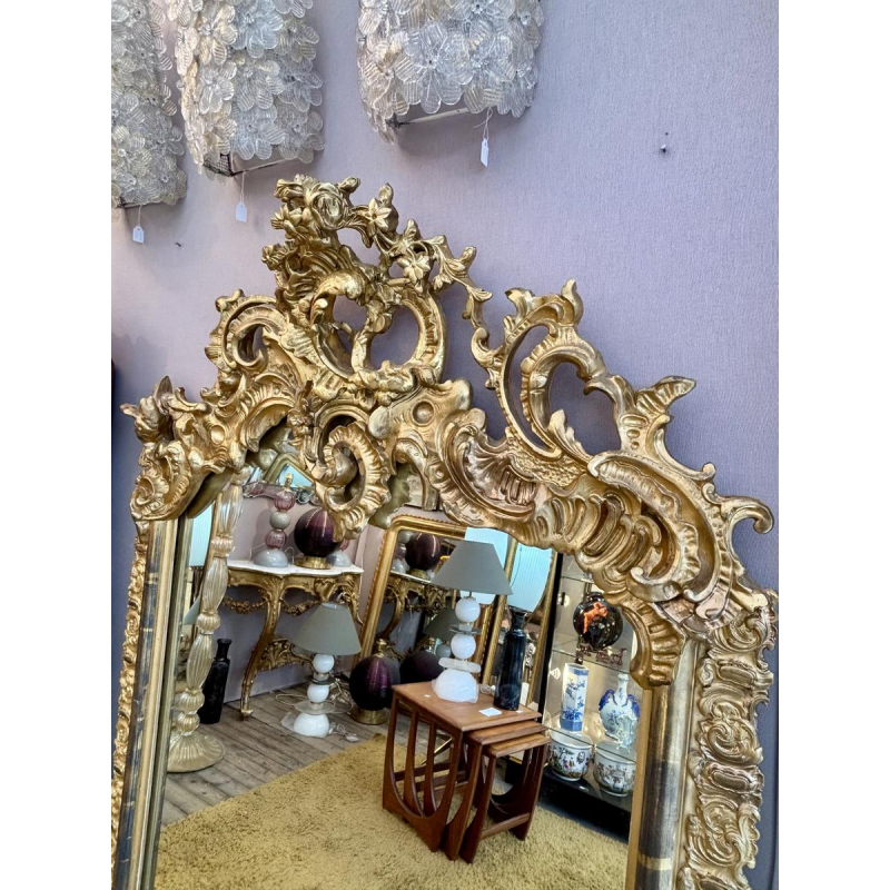 Grand miroir en bois sculpté et doré - France - XIXe siècle