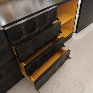 Buffet bar brutaliste noir – attribué à Batenburg – design sculptural et rare