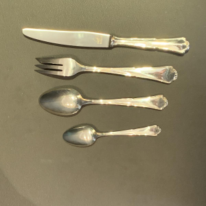 Ménagère de couverts en argent massif 800/1000 très complète