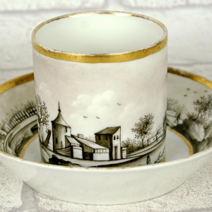 Porcelaine de Paris, tasse et sa soucoupe, fin XVIIIe