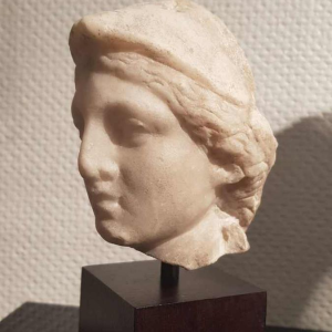 De godin Minerva marmeren hoofd sculptuur, Romeinse periode