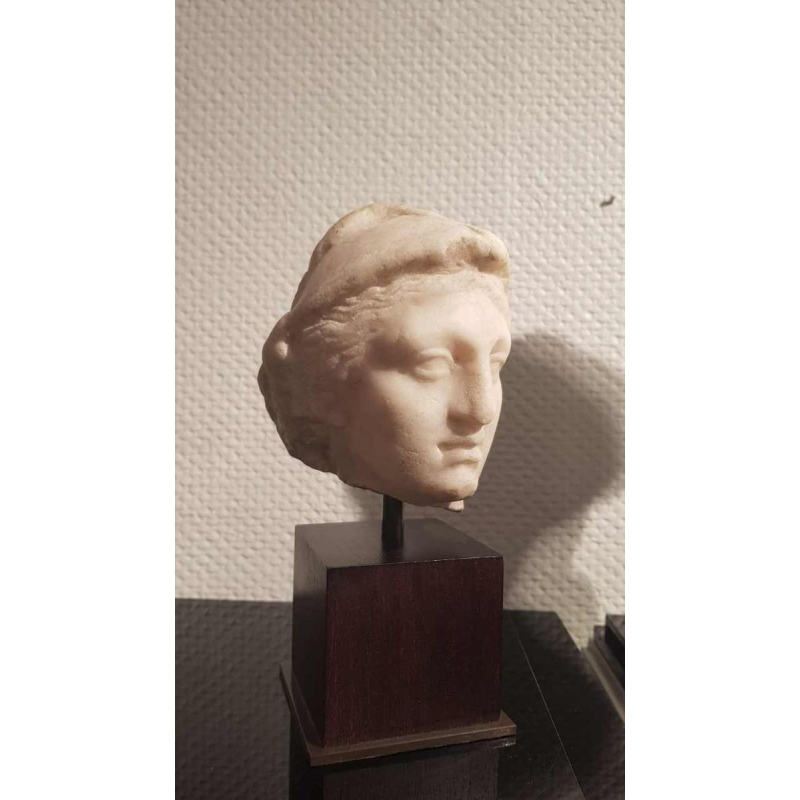 "La déesse Minerve" sculpture tête en marbre, époque romaine