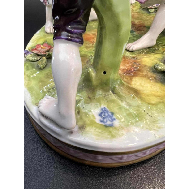 Volkstedt Rudolstat Thuringe “Ronde enfantine“ groupe / sculpture en porcelaine, XXe s