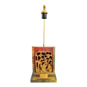 Chinese-style Hollywood Regency table lamp in gilded brass, carved and lacquered wood, ca 1970