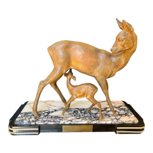 Carell 'Doe and fawn' Art Deco sculpture in regula on marble base, ca 1930