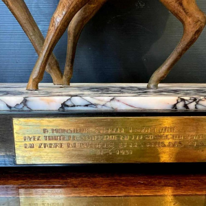 Carell 'Doe and fawn' Art Deco sculpture in regula on marble base, ca 1930