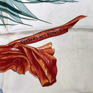 HERMÈS Paris pour Michèle SZABO - carré en soie titré "Turbans des reines