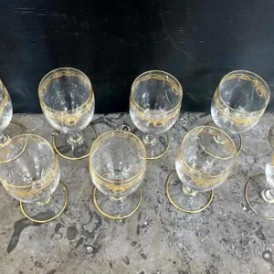 10 verres à vin en cristal de Baccarat modèle "Byzantine doré "