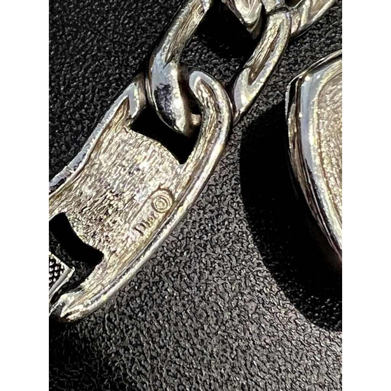 Christian Dior, set ketting en oorbellen, verzilverd metaal en grijze parels