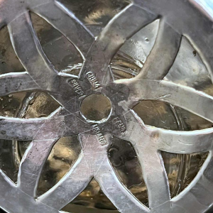 Glazen karaf met zilveren montuur, China 20e eeuw