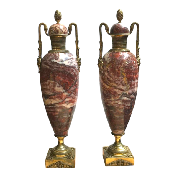 Paire de vases / cassolettes en marbre rouge et bronze de style Empire, fin 19ème siècle