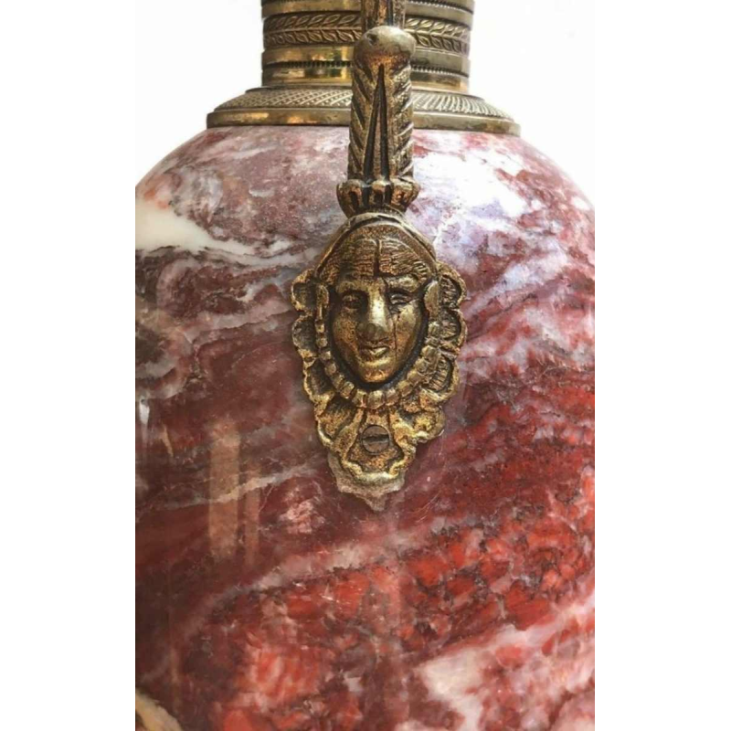 Paar Empire stijl rood marmeren en bronzen vazen / cassoletten, laat 19e eeuw