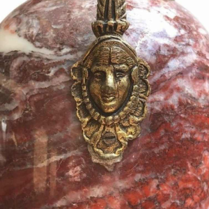 Paire de vases / cassolettes en marbre rouge et bronze de style Empire, fin 19ème siècle