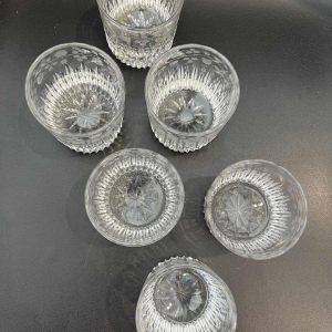 6 gobelets à whisky cristal clair à décor taillé et gravé
