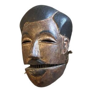 Masque Igbo (Ivo) du Nigeria.