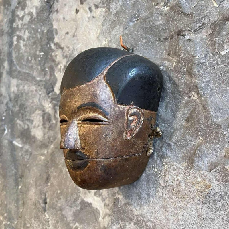 Masque Igbo (Ivo) du Nigeria.
