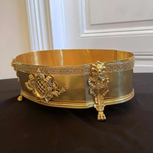 Imposante jardinière de table en bronze ajouré finement travaillé et doré, 19ème siècle