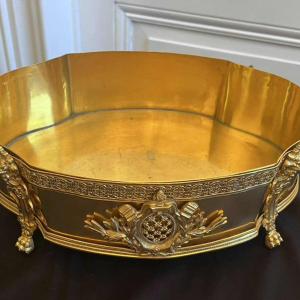Imposante jardinière de table en bronze ajouré finement travaillé et doré, 19ème siècle