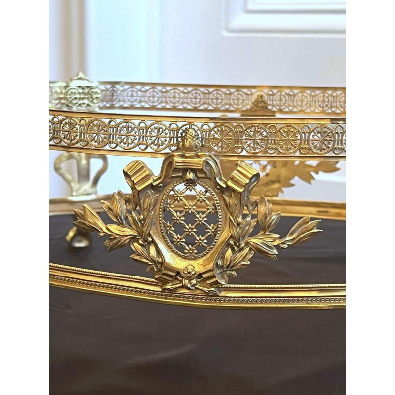 Imposante jardinière de table en bronze ajouré finement travaillé et doré, 19ème siècle