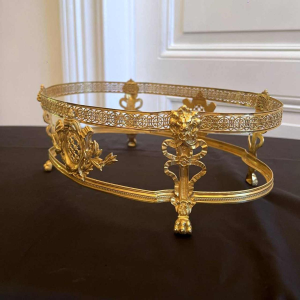 Imposante jardinière de table en bronze ajouré finement travaillé et doré, 19ème siècle