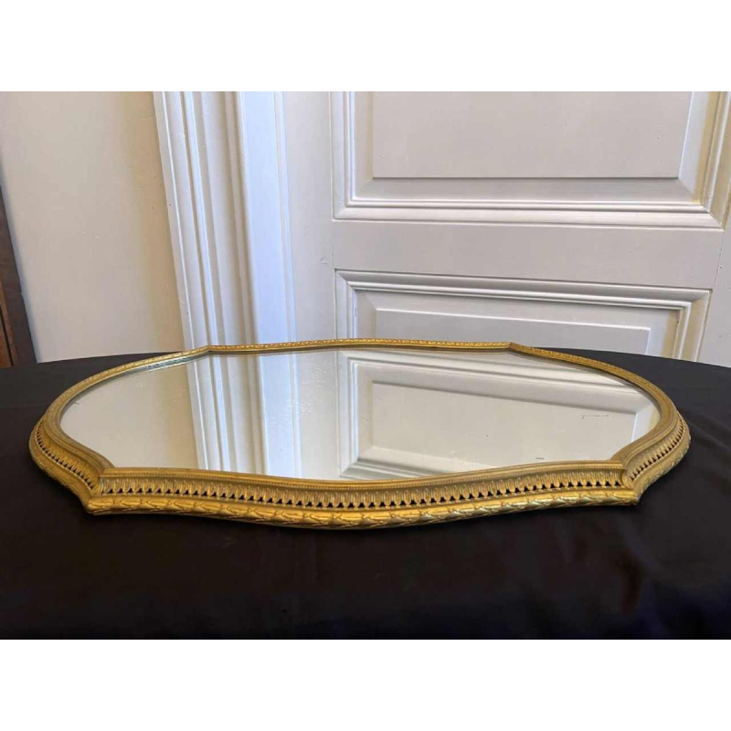 Imposante jardinière de table en bronze ajouré finement travaillé et doré, 19ème siècle