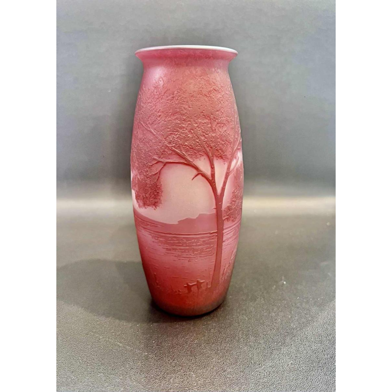 VAL SAINT LAMBERT atelier Petignot Vase in red lined glass with lacustre decoration