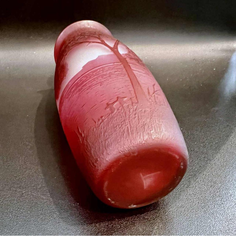 VAL SAINT LAMBERT atelier Petignot Vaas in rood gelijnd glas met lacustre decoratie