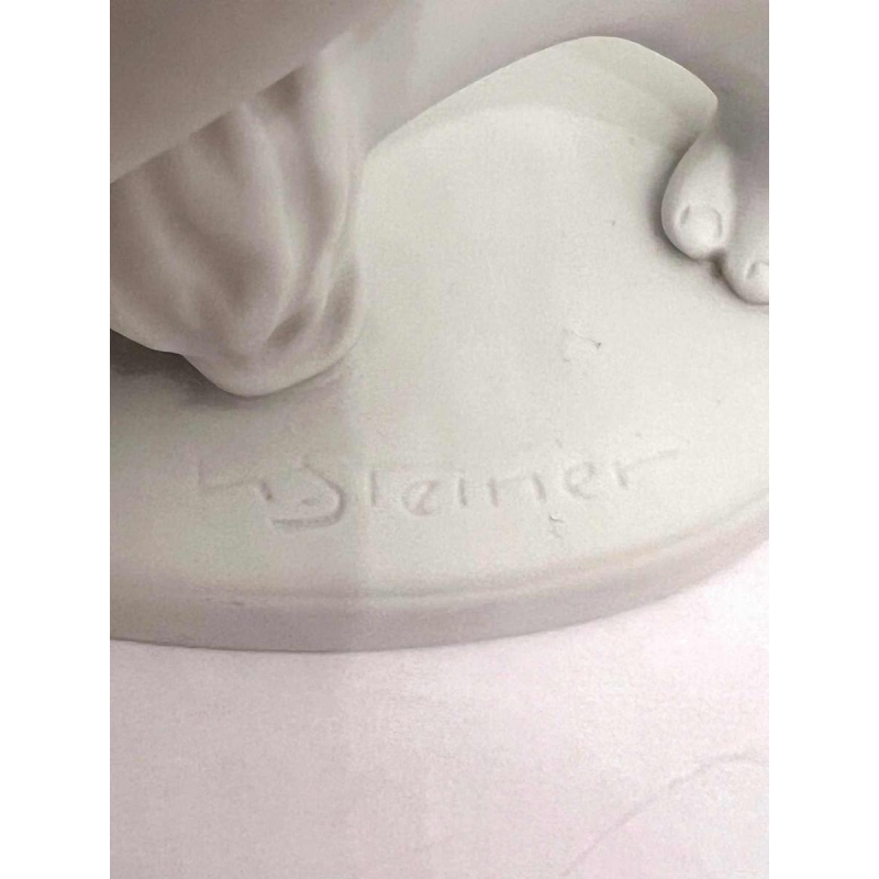 Kurt STEINER par Wallendorfer Porzellan Manufaktur, biscuit de porcelaine « Jeune femme agenouillée »