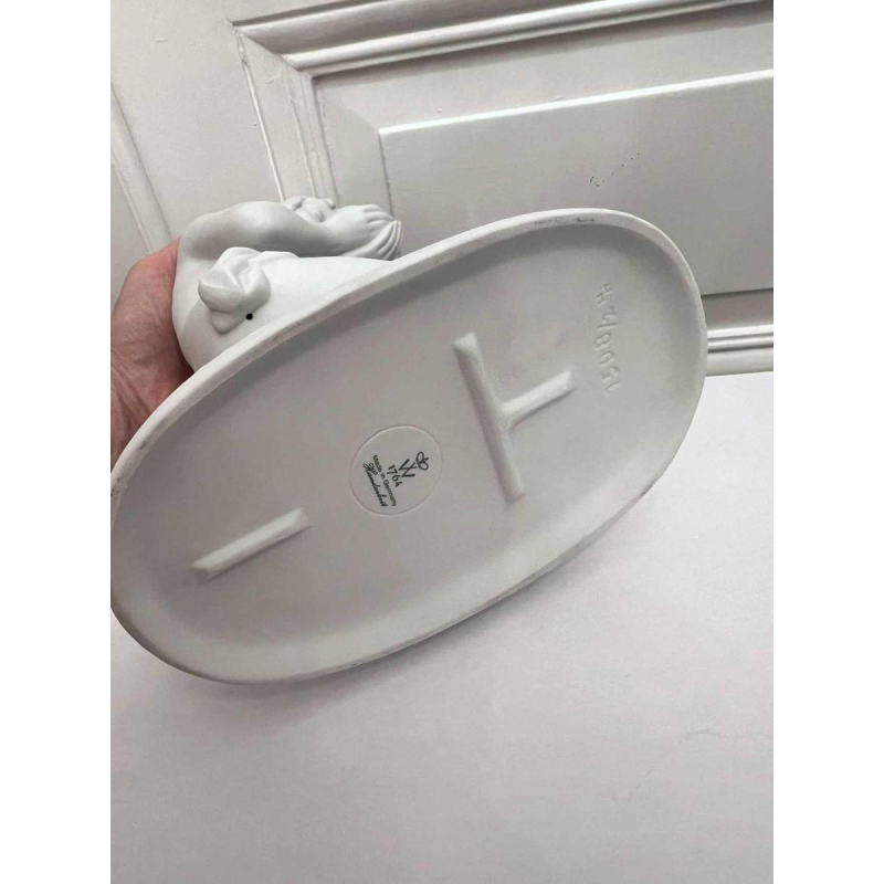 Kurt STEINER for Wallendorfer Porzellan Manufaktur, porcelain biscuit "Young woman kneeling".